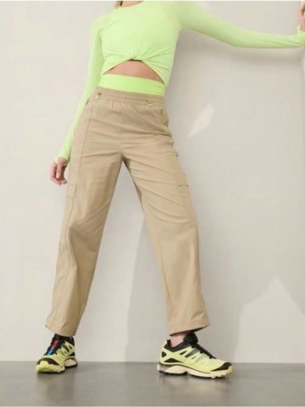 NWT Athleta Cascade Poplin Cargo Utility Pants Tan Lightweight Sz M